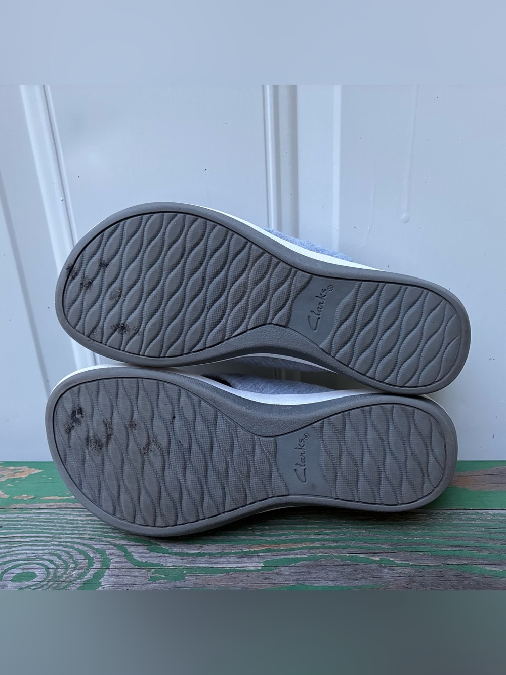 Clarks CloudSteppers Arla Glison Gray  Sandals Sz 7 Slippers Flip Flop - Picture 3 of 12